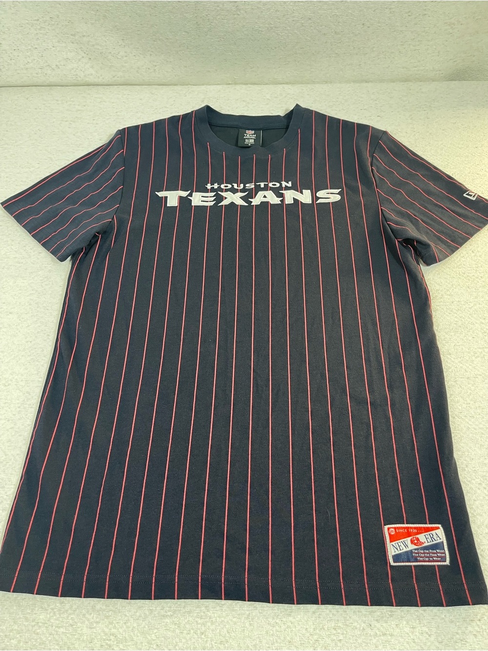 NFL Team Apparel Houston Texans NFL Pinstripe Shirt Navy/Red Unisex (M).SKU#0580